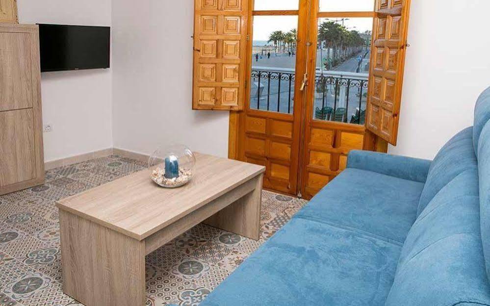 Hb Costablanca Apartamientos Junto Al Mar Appartamento Villajoyosa Esterno foto